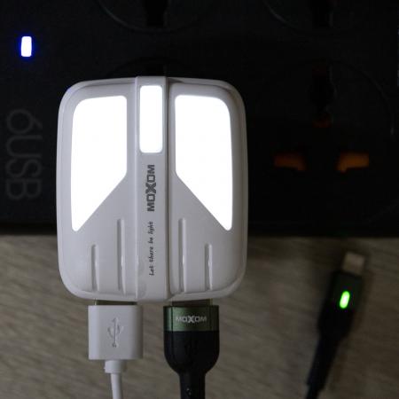Сетевое зарядное устройство MOXOM X-HC33 LED 2USB 2.4A + Micro USB Cable White / изоборажение №2