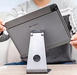Магнітний тримач SwitchEasy MagMount Magnetic iPad Stand for iPad Pro 12.9 (2021-2018) Space Gray (GS-109-178-280-101) - мініатюра 14