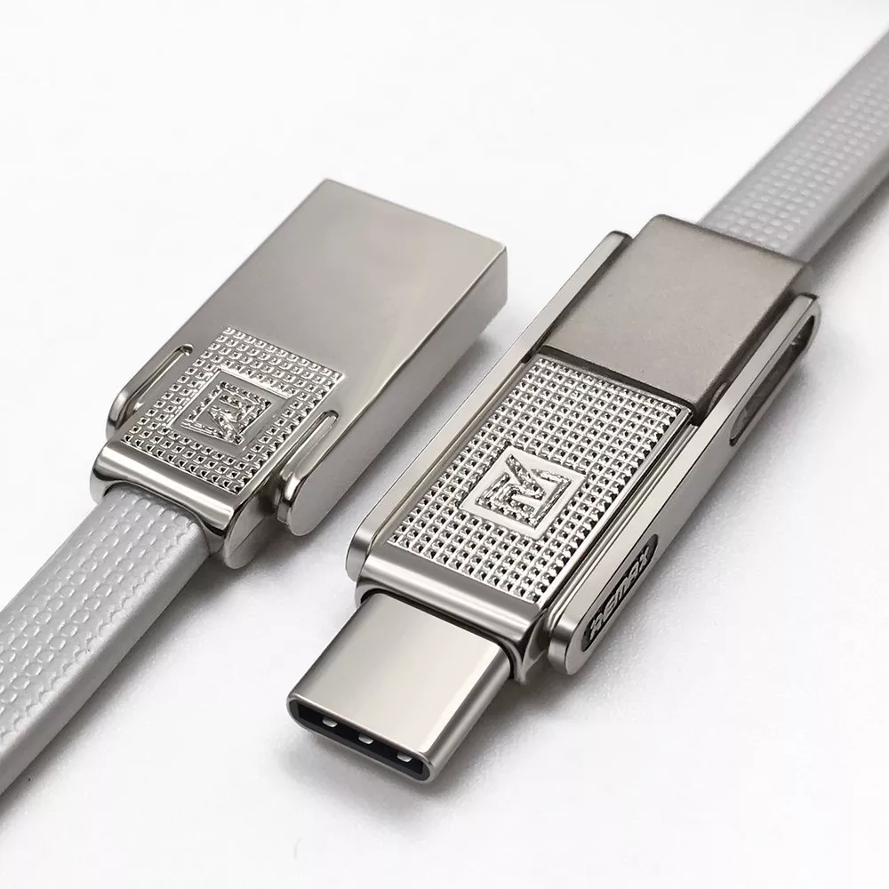 Универсальный кабель Remax RC-070th Gplex 3-in-1 USB-A to Type-C/Lightning/micro USB 12w 2.4a 1м cable Silver - фото 2