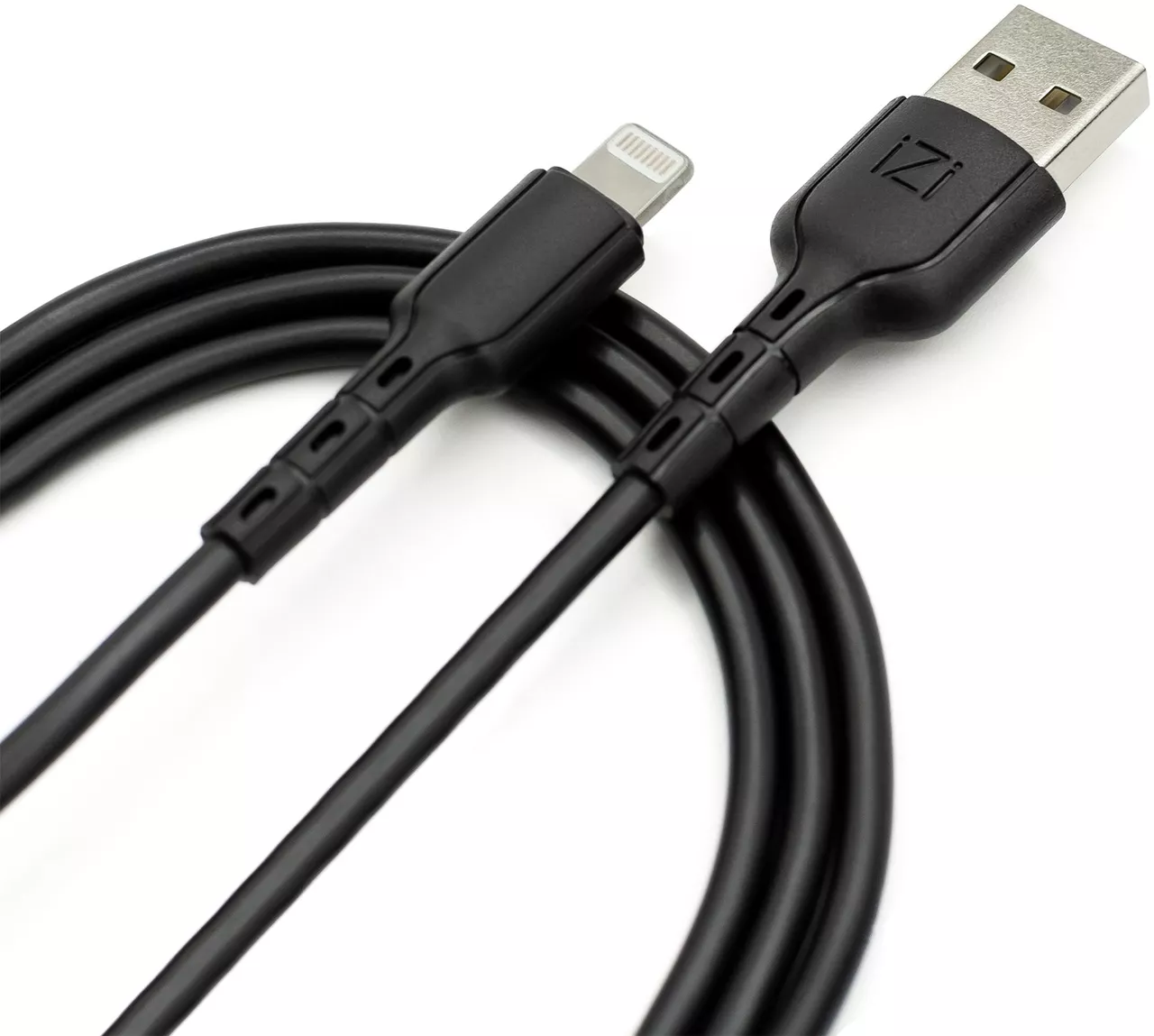 Кабель iZi L-17 USB-A - Lightning 12w 2.4a 1м cable Black - фото 1