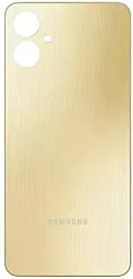 Задняя крышка корпуса Samsung Galaxy A06 A065 Gold - фото Задняя крышка корпуса Samsung Galaxy A06 A065 Gold
