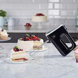 Миксер ручний Electrolux EHM3310 - миниатюра 2 Миксер ручний Electrolux EHM3310 - миниатюра 2
