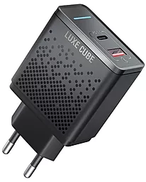 Сетевое зарядное устройство с быстрой зарядкой Luxe Cube 36w QC3.0+PD USB-C/USB-A ports Black - фото Сетевое зарядное устройство с быстрой зарядкой Luxe Cube 36w QC3.0+PD USB-C/USB-A ports Black