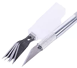 Скальпель с набором лезвий AxTools Knife