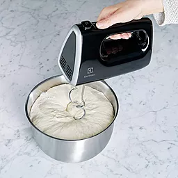Миксер ручний Electrolux EHM3310 - миниатюра 3 Миксер ручний Electrolux EHM3310 - миниатюра 3