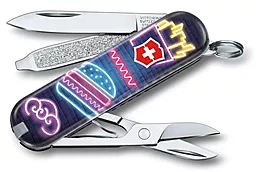 Мультитул Victorinox Classic LE Burger Bar (0.6223.L1906) - фото Мультитул Victorinox Classic LE Burger Bar (0.6223.L1906)