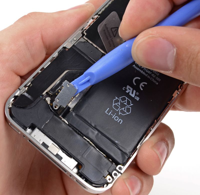 Замена батареи iphone 4