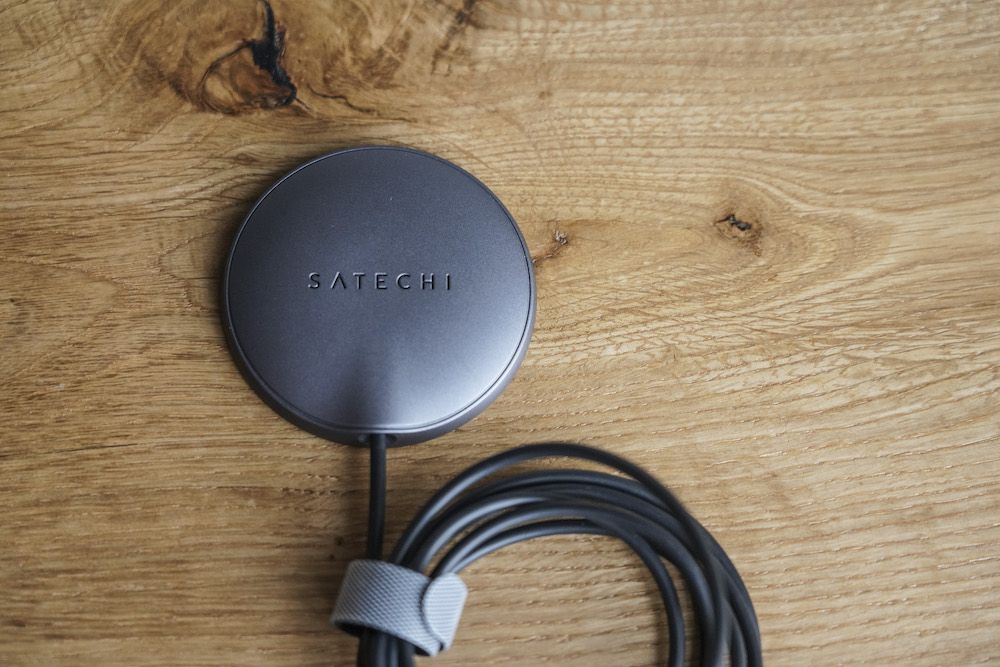 Бездротовий (індукційний) зарядний пристрій з підтримкою швидкої зарядки Satechi USB-C Magnetic Wireless Charging for iPhone 12/12Pro Grey / зображення №6
