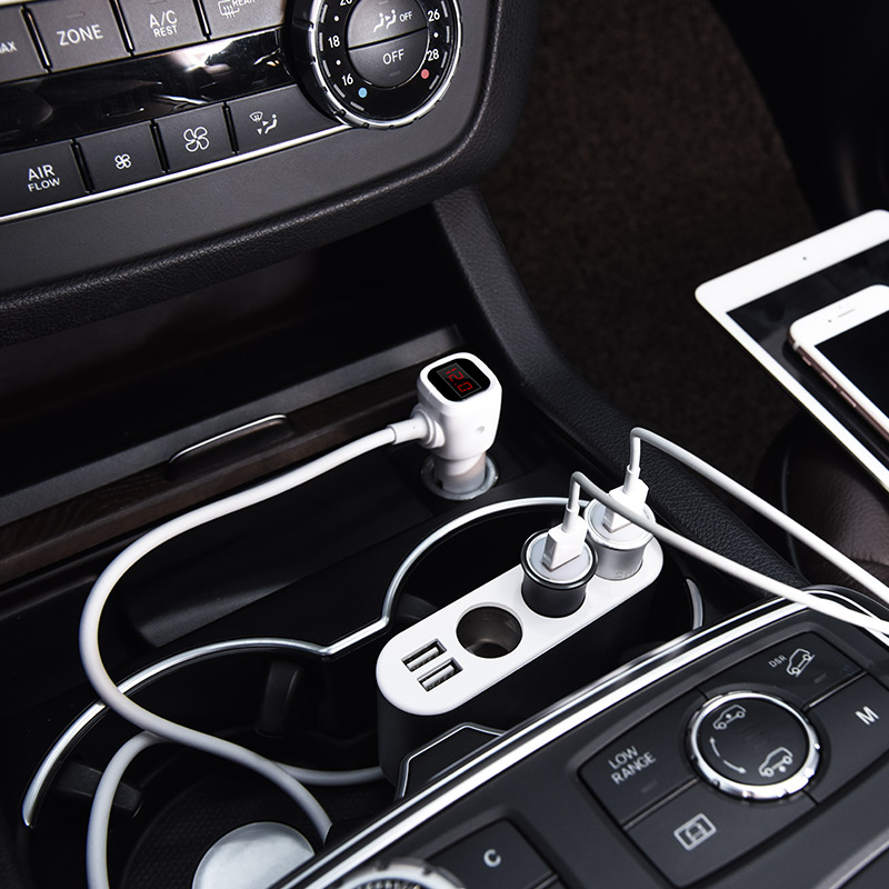 Автомобільний зарядний пристрій з перехідником прикурювача Hoco Z13 Car Charger 2USB 3 Cigarette Lighter Ports Silver / зображення №1
